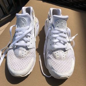 Nike Huarache sneakers in white mens US9
